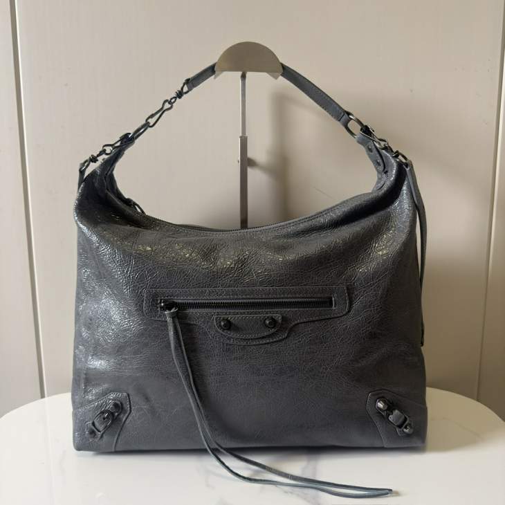 Picture of Balenciaga Handbags _SKUfw225970674fw